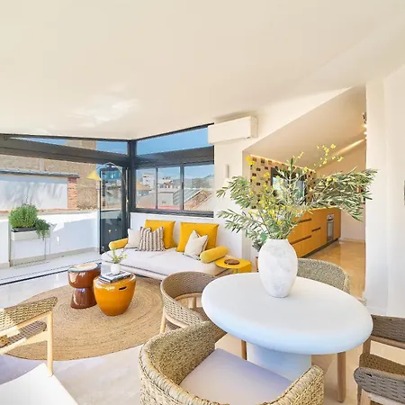 Santos 7 - Bright 2-bedroom Duplex With Two Terraces